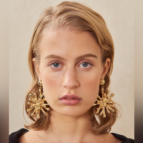 🌺🎉2XHP🎉🌺 NWT Cult Gaia Odeya Gold Statement Earrings - Picture 10 of 16